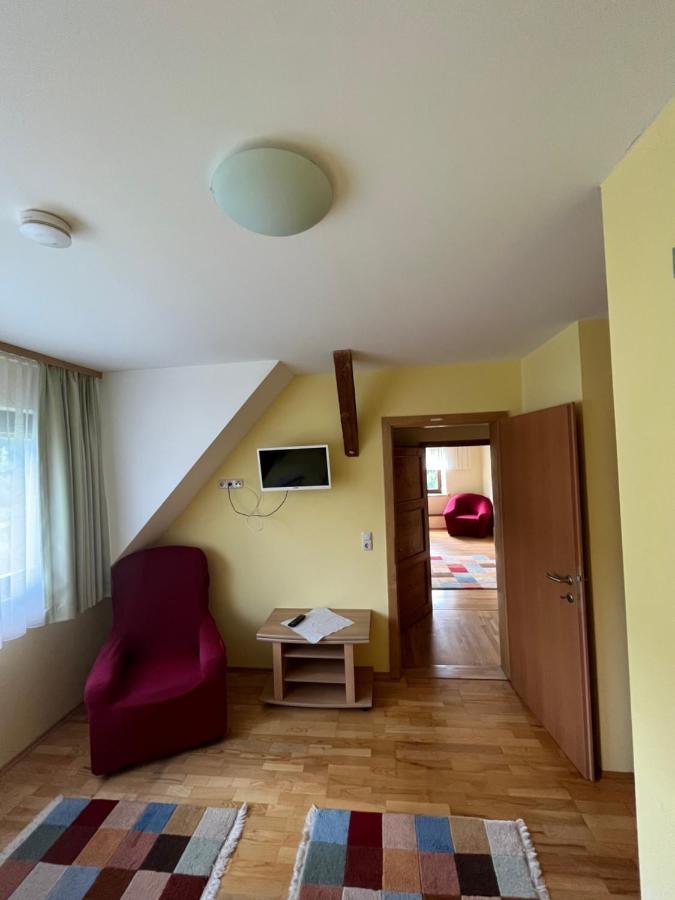 Privatzimmer Familie Pair/Schmoll Spital am Semmering Room photo